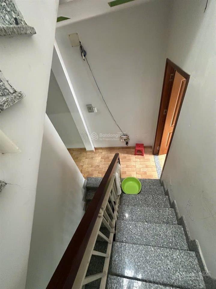 Nhà 3 tầng, 51m (4.2x12) kdc trường lưu, q9 (4ty790)