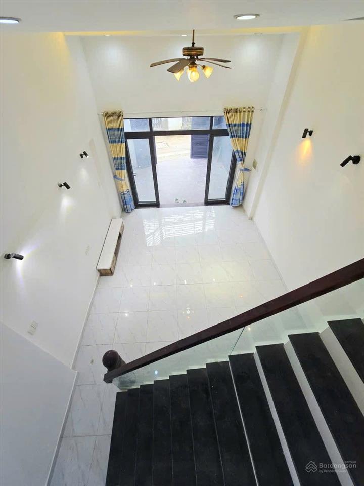 Nhà 2 tầng, 85m (4.8x14.6) mt 836, phú hữu q9 (5ty890)
