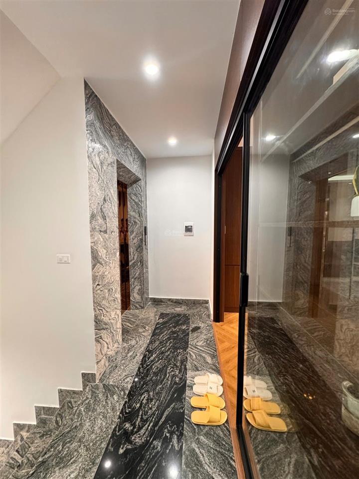 Bán gấp  bát khối  long biên  hàng xóm aeon  gần cầu vĩnh tuy sang phố  55m  7 tfull đồ