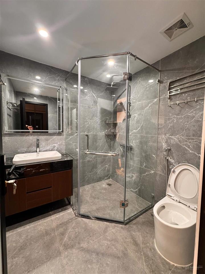 Bán gấp  bát khối  long biên  hàng xóm aeon  gần cầu vĩnh tuy sang phố  55m  7 tfull đồ