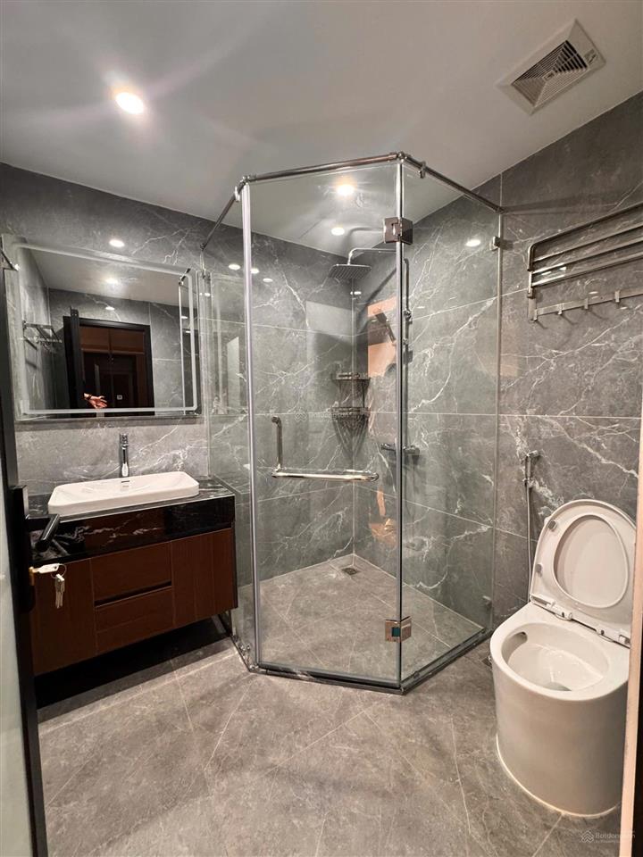 Bán gấp  bát khối  long biên  hàng xóm aeon  gần cầu vĩnh tuy sang phố  55m  7 tfull đồ