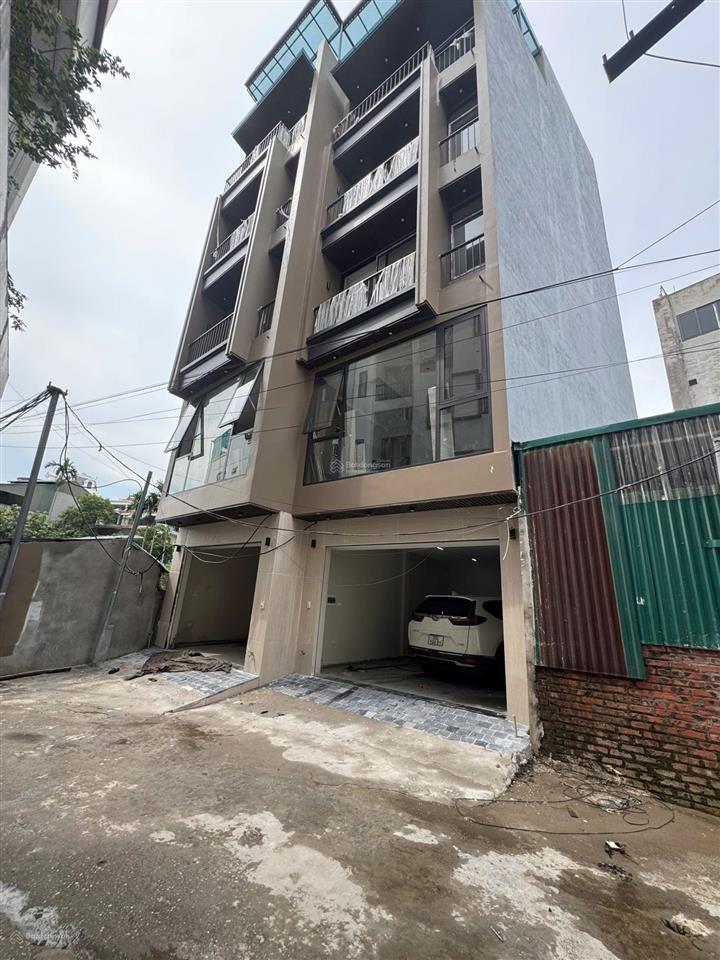 Giảm sâu cắt lỗ bán gấp nhà bát khối long biên 50m2, 6 tầng thang máy, gara ô tô, nội thất hơn 10