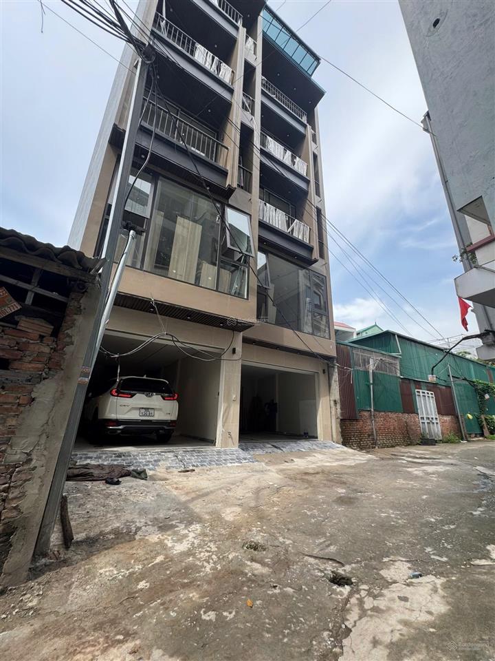 Giảm sâu cắt lỗ bán gấp nhà bát khối long biên 50m2, 6 tầng thang máy, gara ô tô, nội thất hơn 10