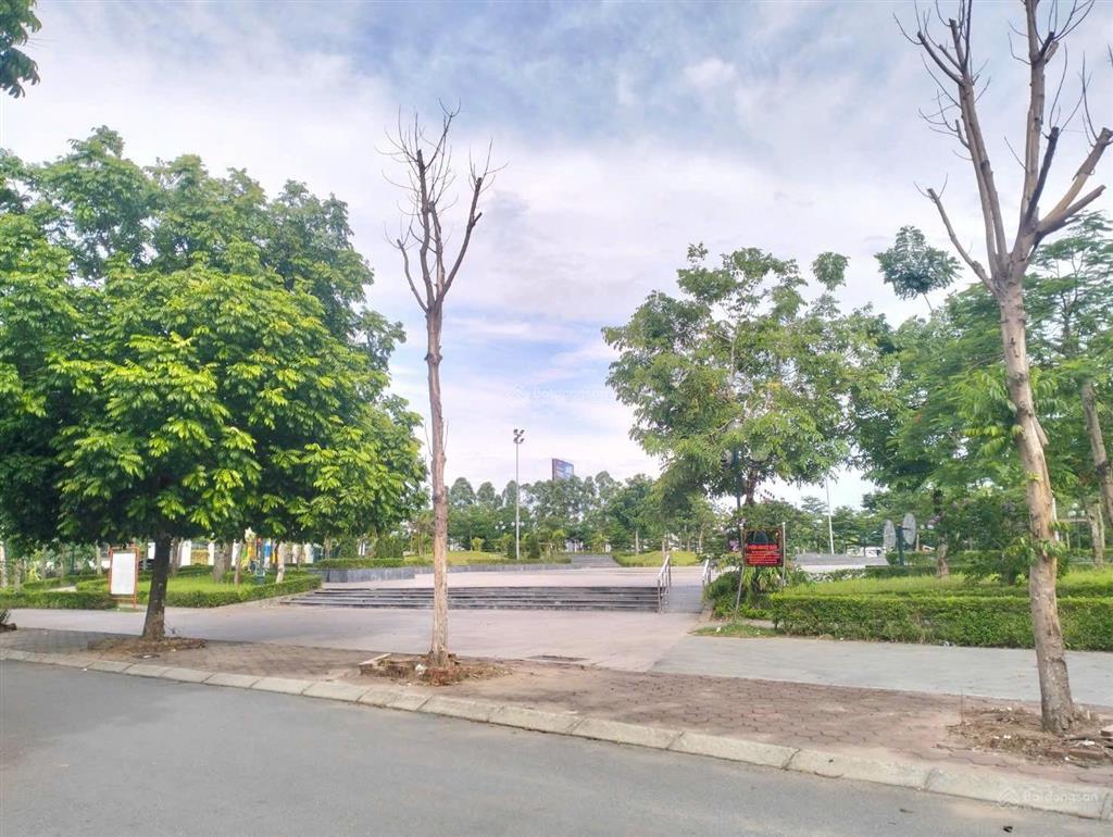 Cần bán gấp  50m2 đất phân lô ô tô tránh vỉa hè gần phố  công viên 31ha  chỉ hơn 9 tỷ
