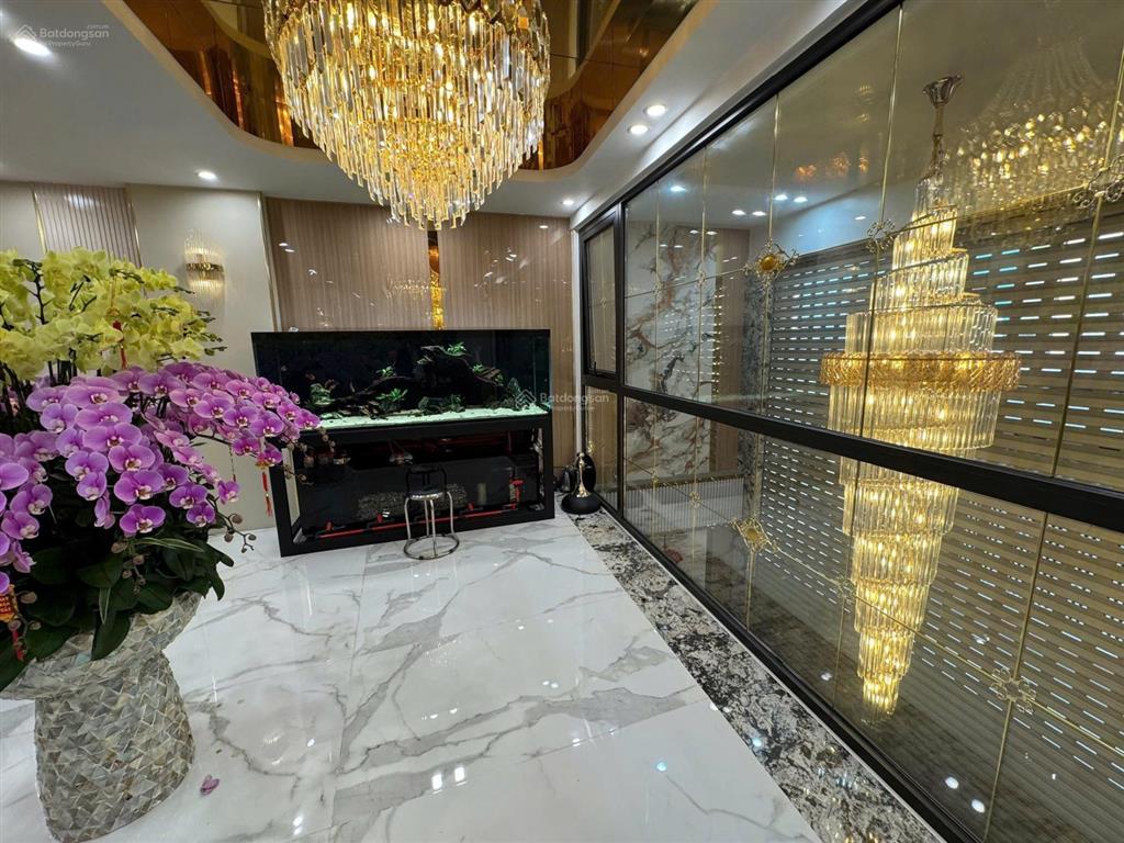 Bán nhà riêng phố trạm long biên  89m2 8 tầng ô tô tránh full nội thất gần aeon long biên, giá rẻ