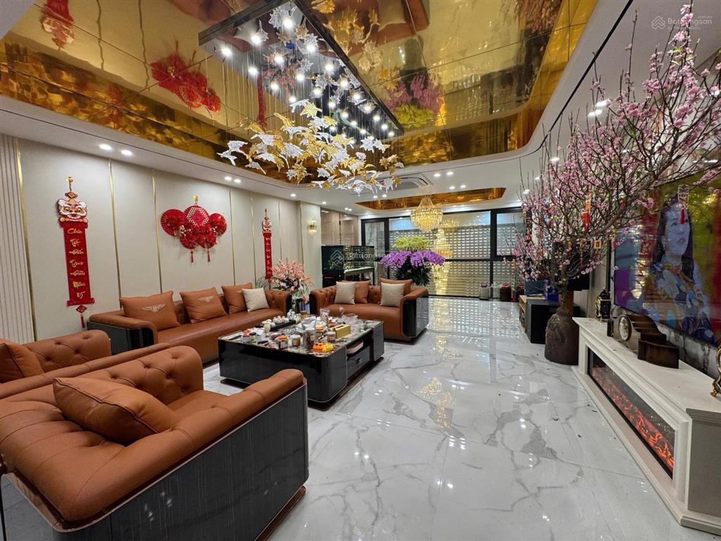 Bán nhà riêng phố trạm long biên  89m2 8 tầng ô tô tránh full nội thất gần aeon long biên, giá rẻ