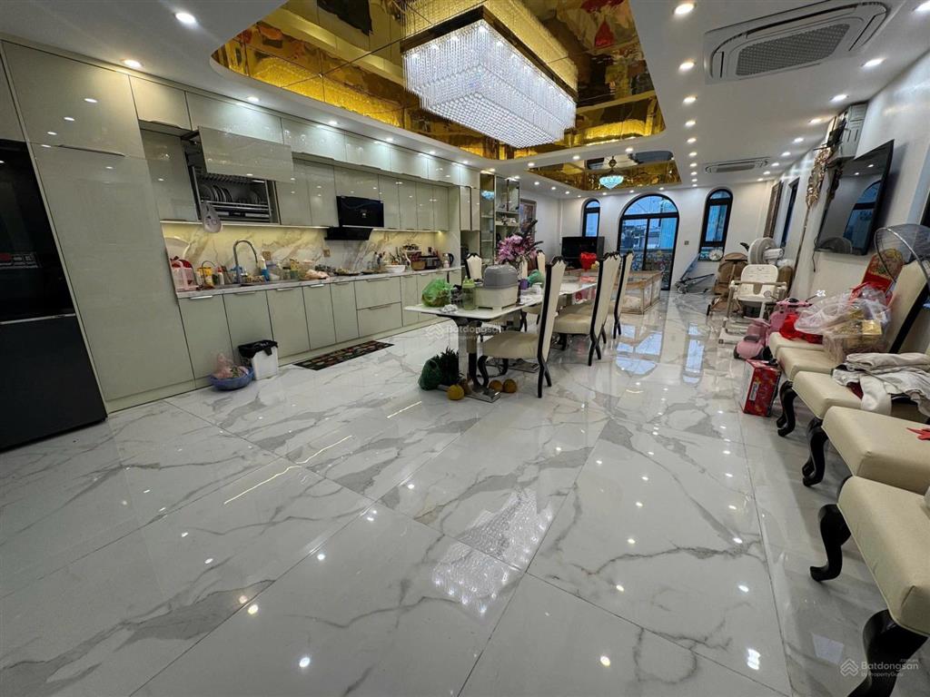 Bán nhà riêng phố trạm long biên  89m2 8 tầng ô tô tránh full nội thất gần aeon long biên, giá rẻ