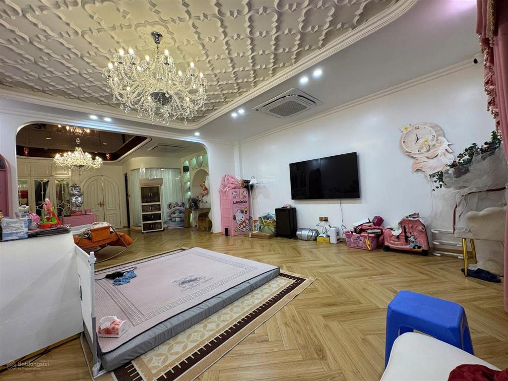 Bán nhà riêng phố trạm long biên  89m2 8 tầng ô tô tránh full nội thất gần aeon long biên, giá rẻ