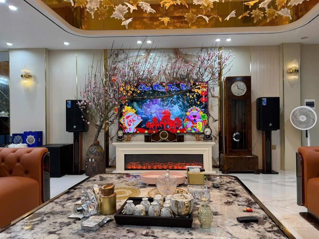 Bán nhà riêng phố trạm long biên  89m2 8 tầng ô tô tránh full nội thất gần aeon long biên, giá rẻ