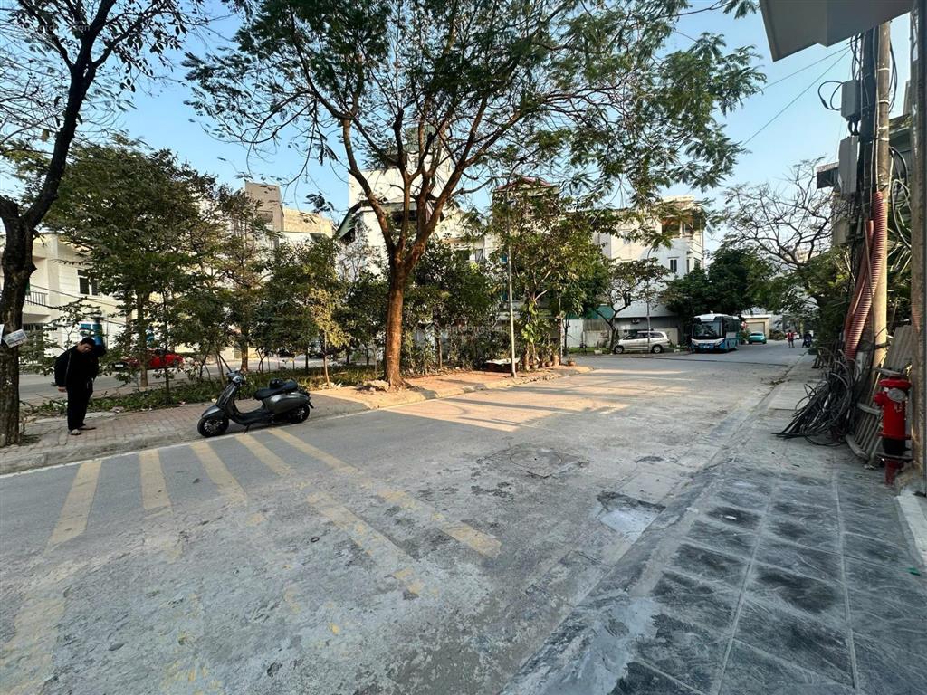 Giảm sốc bán gấp tòa nhà góc 3 thoáng x6 thạch bàn, long biên! 100 m2 7 tầng  dòng tiền khủng