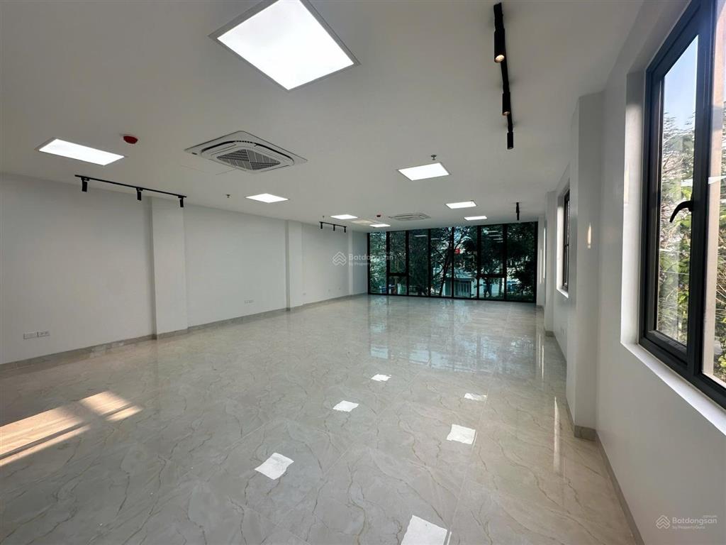 Giảm sốc bán gấp tòa nhà góc 3 thoáng x6 thạch bàn, long biên! 100 m2 7 tầng  dòng tiền khủng