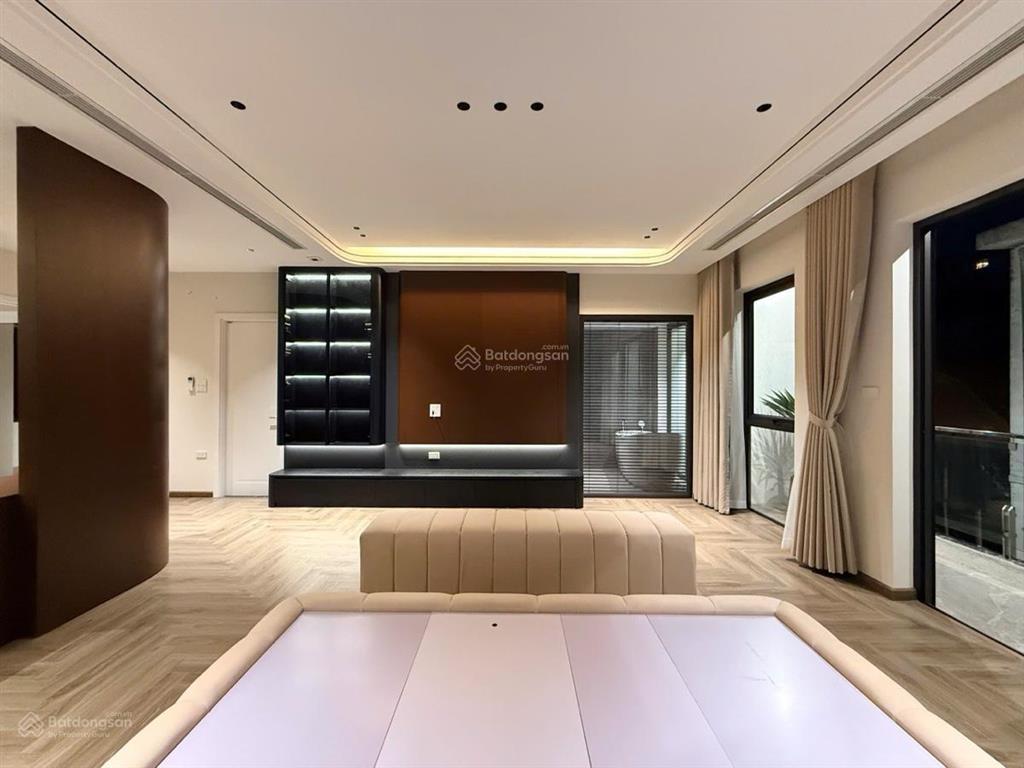 Bán nhà nguyễn sơn, bồ đề, long biên 86m², 7 tầng thang máy, gara 2 ô tô, mt 7,65m, 26 tỷ