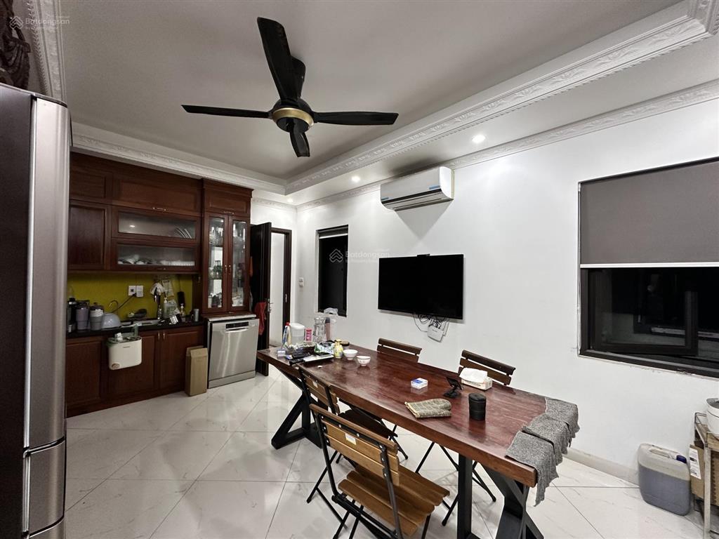 Tư đình long biên căn góc 6 tầng thang máy gara ô tô full nội thất hơn chục tỷ
