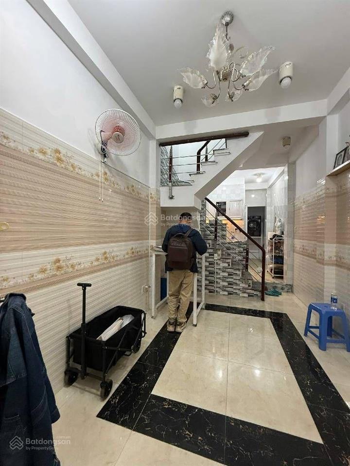 Khu vip nguyễn trãi q5  4 tầng  hẻm thông  (3x10) sát mặt tiền  chỉ 5,75 tỷ tl