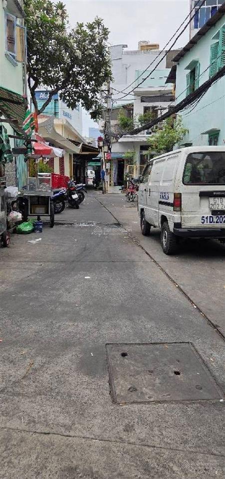 Gần mặt tiền hồng bàng q.11  ngay cầu vượt minh phụng  44m2  4 tầng  hẻm 4 m  giá 6,8 tỷ tl