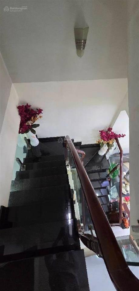 Gần mặt tiền hồng bàng q.11  ngay cầu vượt minh phụng  44m2  4 tầng  hẻm 4 m  giá 6,8 tỷ tl