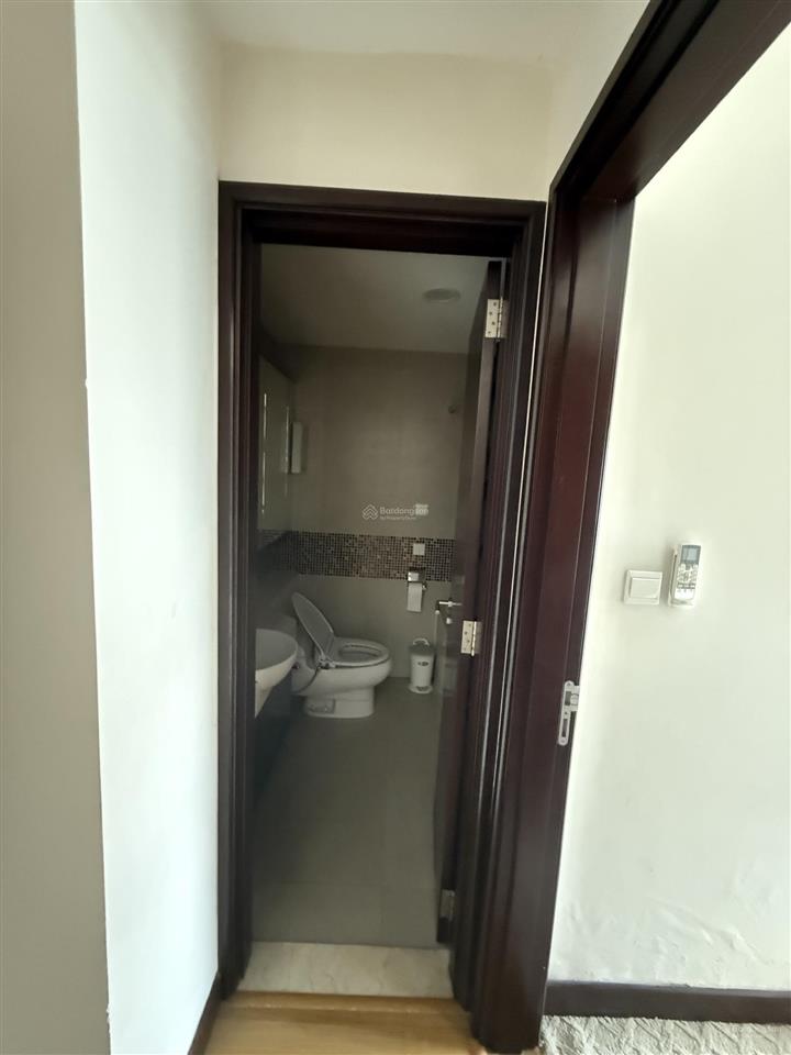 Chính chủ cần bán căn hộ 2pn hòa bình green. diện tích 70m2 full nội thất