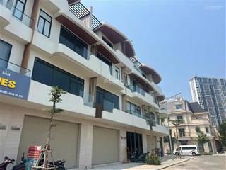 Cho thuê nhà phố 3 tầng + 1 tum elysia complex city. ưu tiên giá tốt với hđ lâu dài