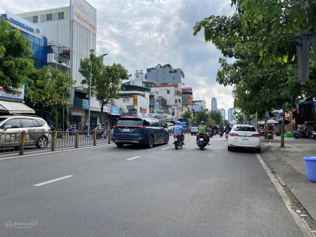 Bán gấp mt vip lý thái tổ  vỉa hè 8m quận 10 (4x20m)  5 tầng gía chỉ 28 tỷ