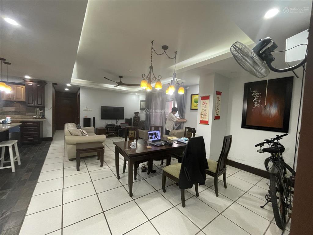Bán căn hộ 3pn tầng cao central garden quận 1