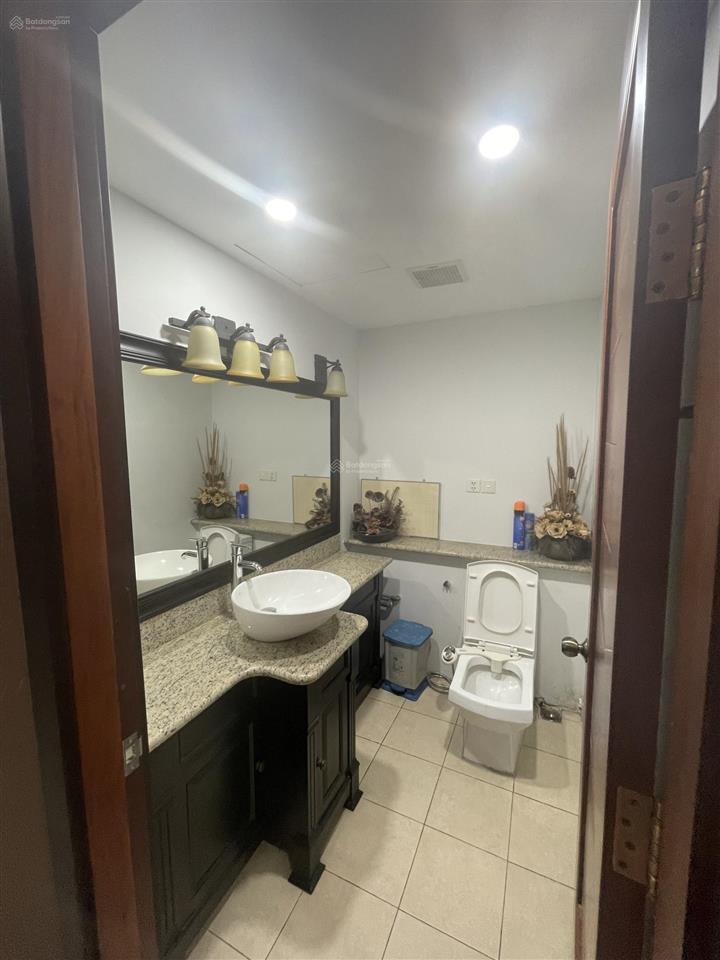 Bán căn hộ 3pn tầng cao central garden quận 1