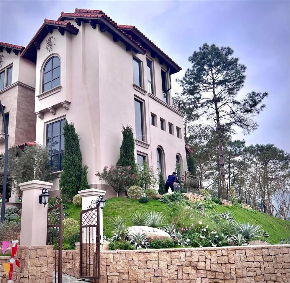 Quỹ căn song lập ngoại giao giá rẻ hơn thị trường 15%, 211m2