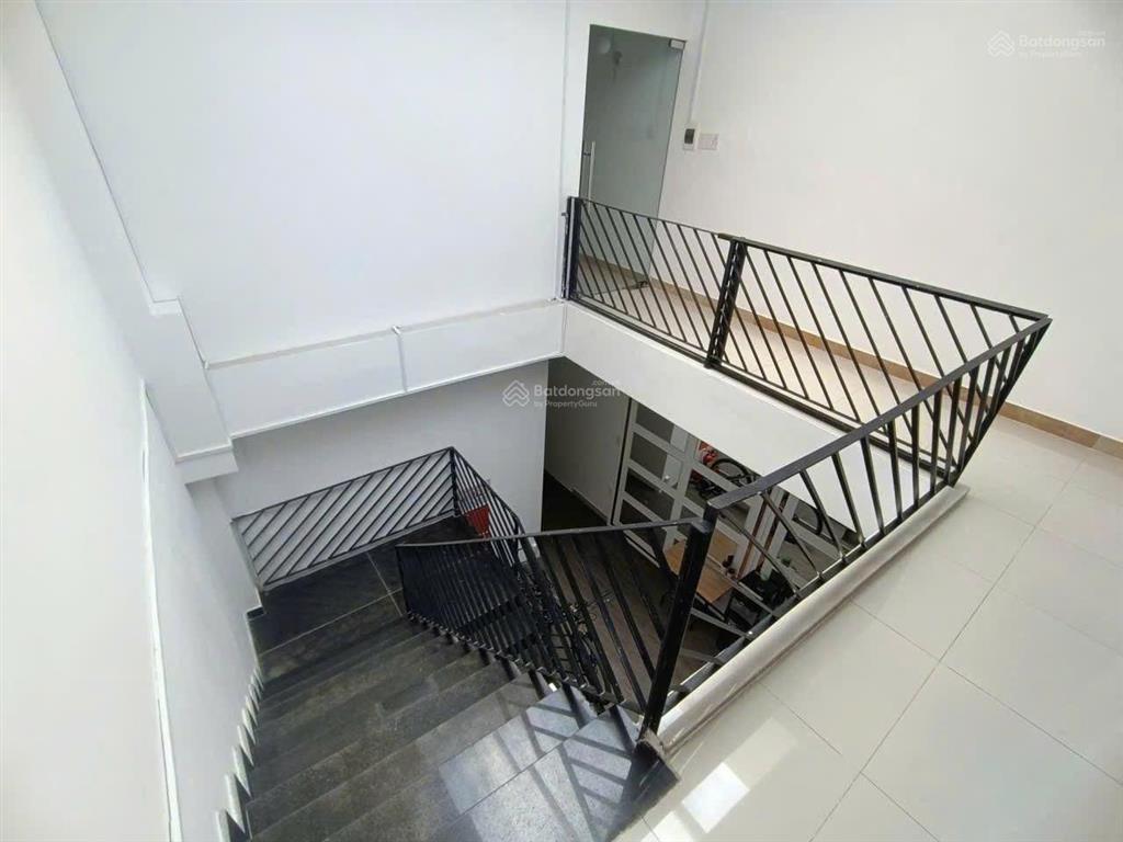 Giảm sâu hơn 9 tỷ nhà mặt tiền nguyễn chí thanh dt 4.2x25 (cn 101,7m2)dòng tiền 55 triệu/tháng