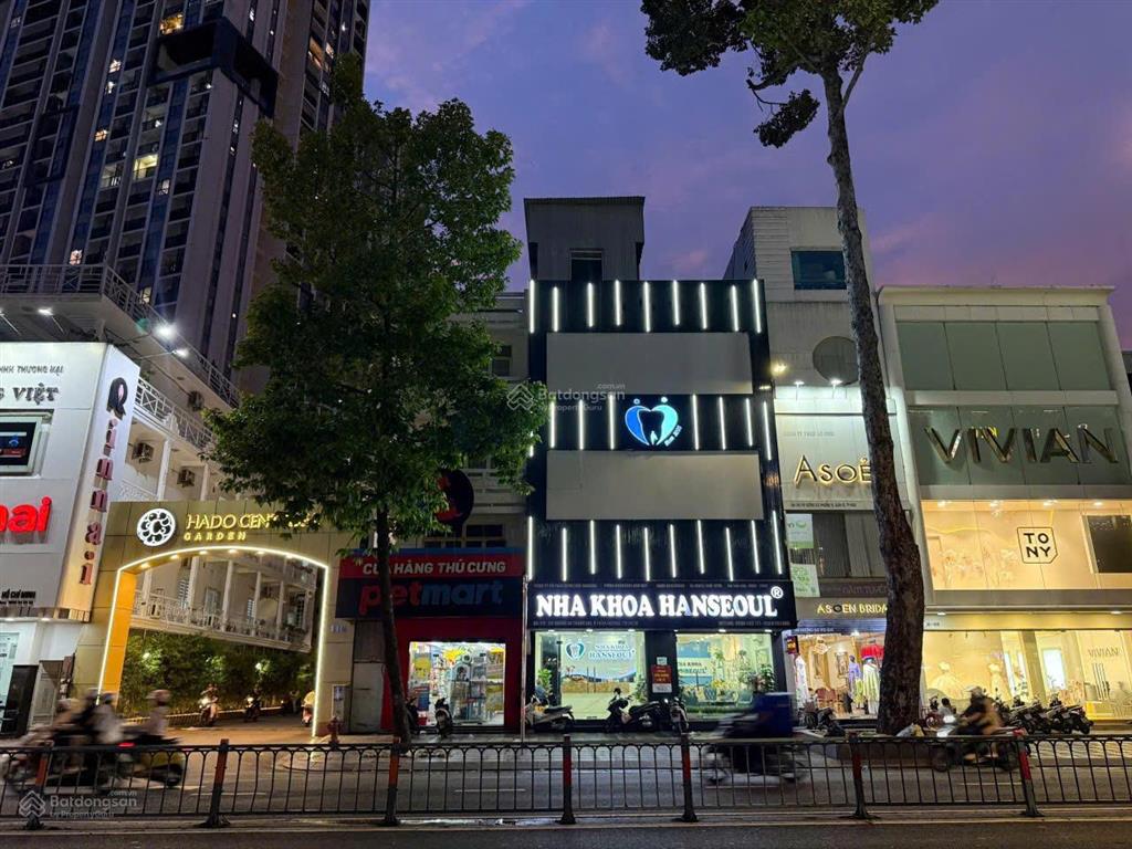 Bán nhà mặt tiền đường 3/2, dt 4,2x27 (109,2m2), kc 3 tầng p.12, quận 10