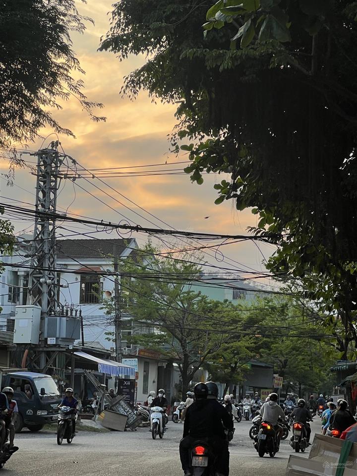 Gần 400m2  ngang 12m  2mt kinh doanh trước  sau đường (10m5 và 7m5) trung tâm hoà khánh 1x tỷ