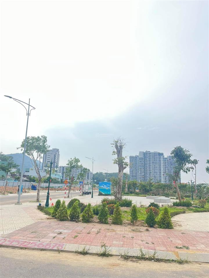 Bán vài lô đất trung tâm biển quy nhơn. gần siêu thị big c. dt 100m2. giá 3tỷ850