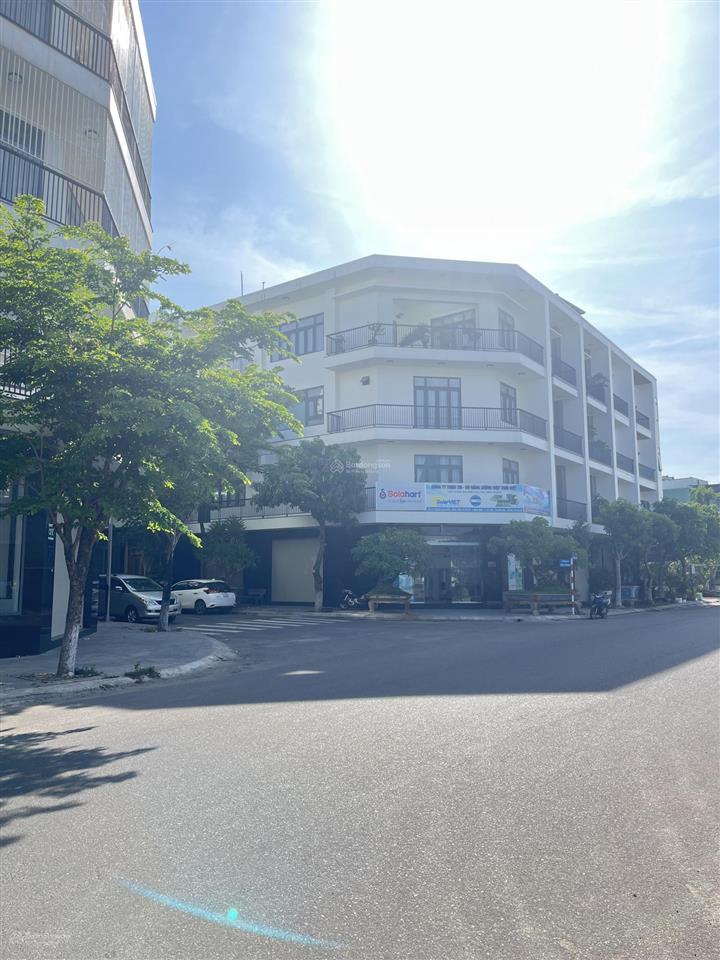 Đất trung tâm khu biển . giá cực rẻ so với thị trường . dt 120m2. giá 7tỷ xx. đường thành thái