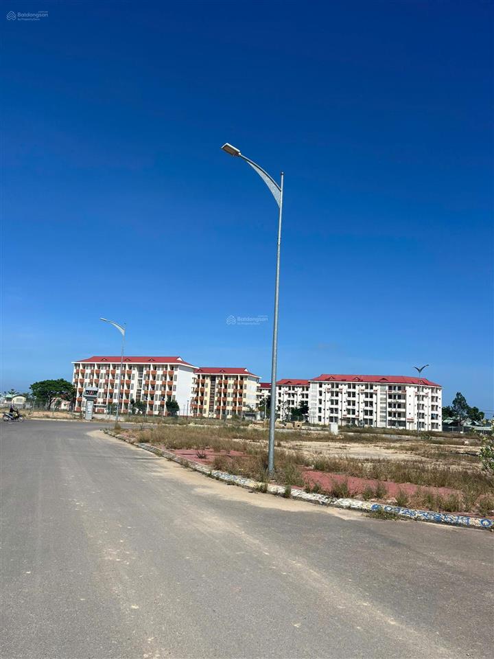 Đất bán khu trường cao đẳng bình định, gần đường hùng vương. dt 70m2 đến 100m2 giá kđ 1tỷ790