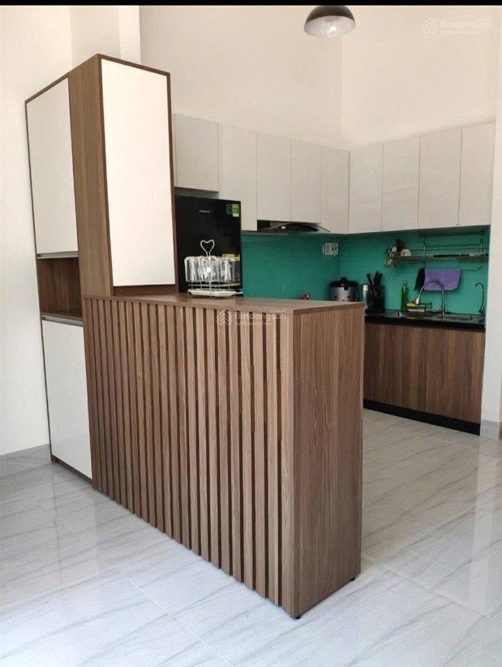 Nhà mặt tiền ngay ngã tư nguyễn tất thành & nguyễn thái học. nhà 4 tầng. giá chỉ 5 tỷ **