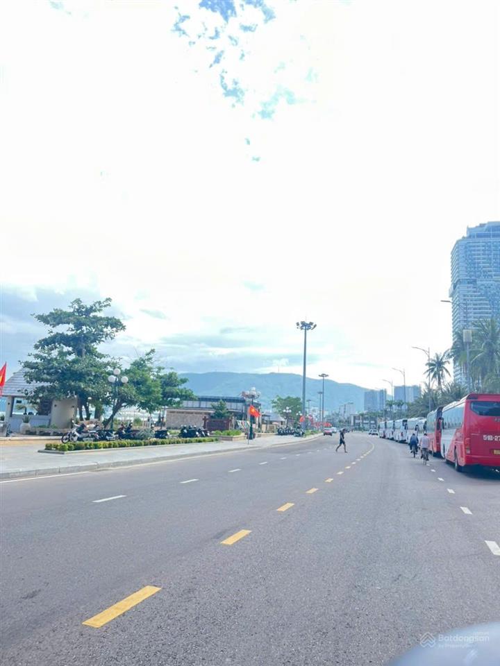 Bán mặt tiền ngã tư đinh công tráng & nguyễn thị định. đang cho thuê kinh doanh. dt 43m2. giá 4tỷ x