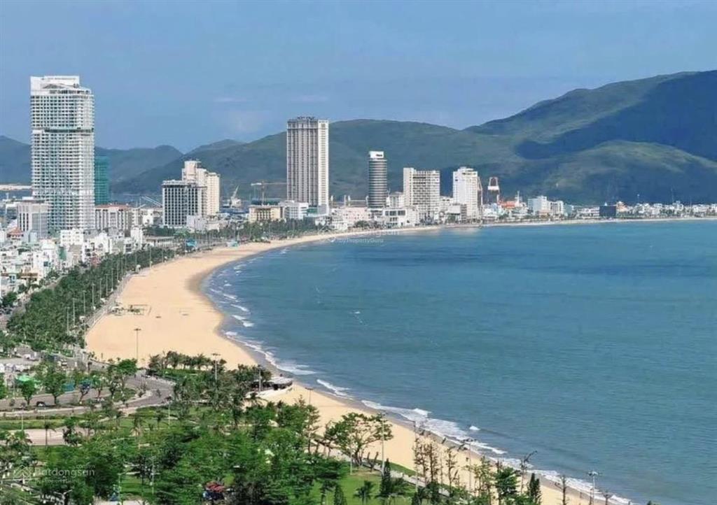 Bán mặt tiền gần ngã tư kinh doanh hai bà trưng. dt 76m2. giá 7tỷ2 **