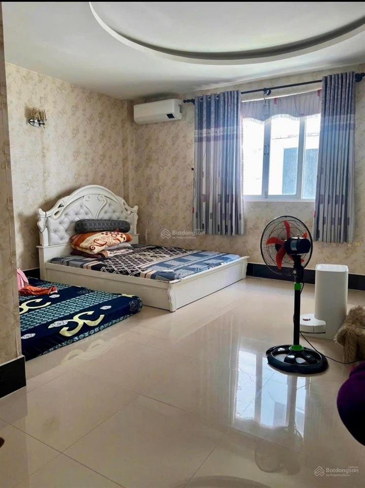 Nhà mặt tiền kinh doanh 110m2  giá 1 tỷ 200 triệu  ngay chợ  sổ hồng riêng  có trả góp