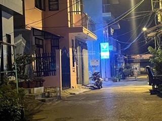 Nhà đẹp cần bán gấp diện tích 94m2 ở đường lê văn lương đường xe hơi