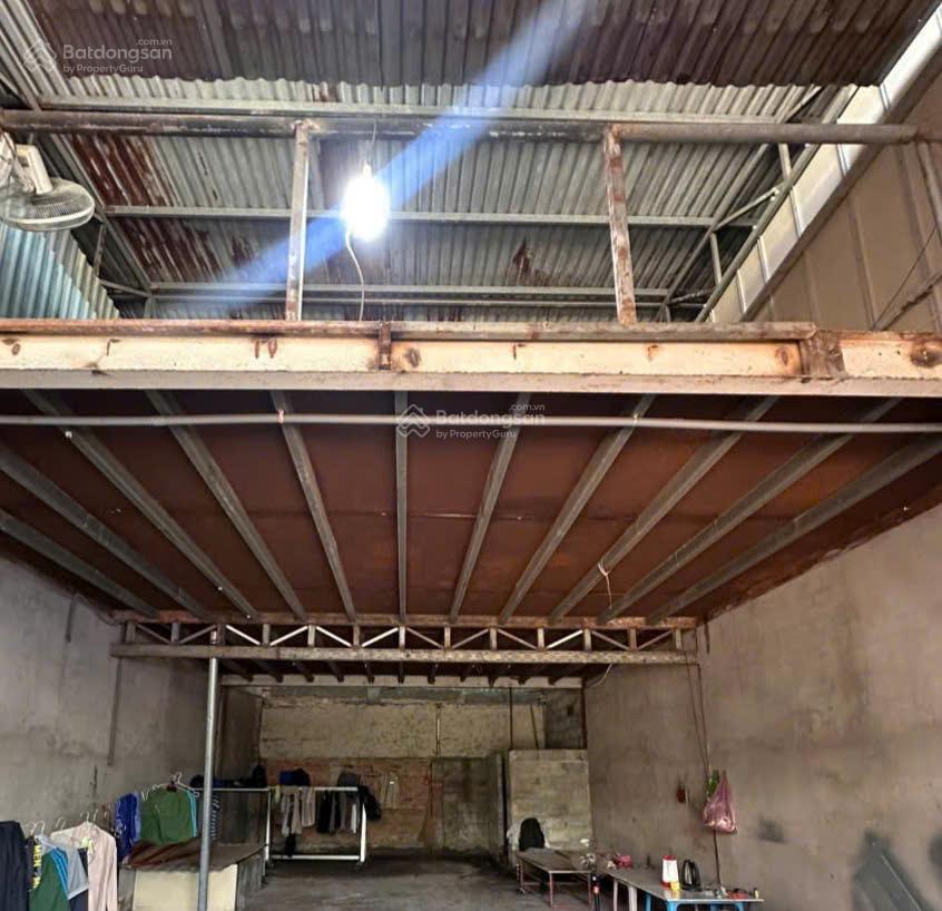 Cho thuê kho đường phạm hữu lầu. 100m2. 7tr
