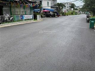 Lô góc 2 mt đường 20m nhà 3 tầng lê văn lương, nhà bè