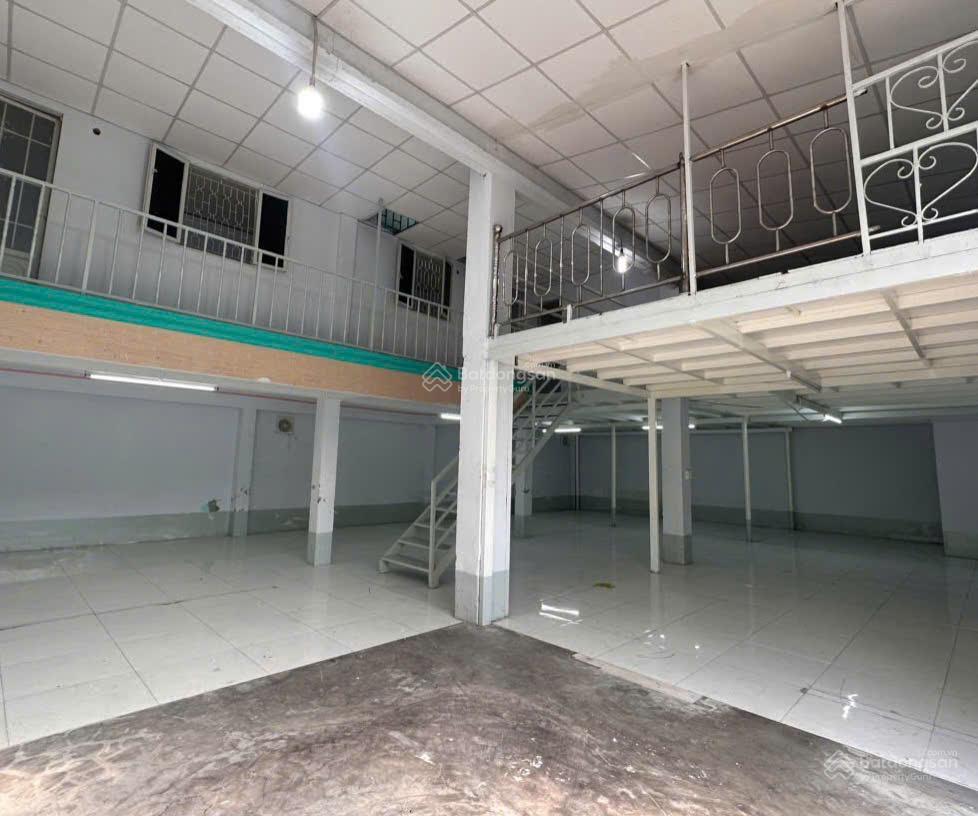 Cho thuê kho gò ô môi, quận 7  250m2  có gác, văn phòng, điện 3 pha  giá 22tr/tháng