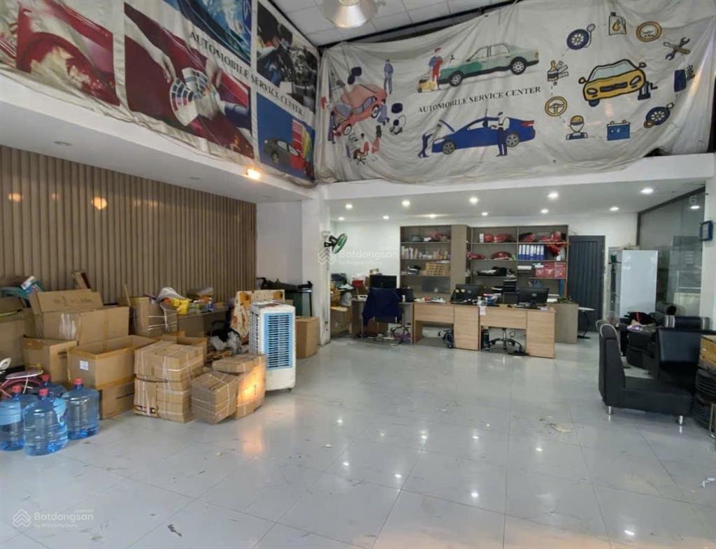 Cho thuê mặt tiền lê văn lương gần 800m2  mặt tiền rộng 24m  có văn phòng  giá 130tr/tháng