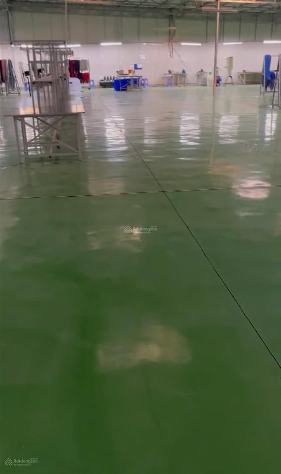 Cho thuê kho hoàng quốc việt 1.400m² sàn epoxy container hoạt động 24/7