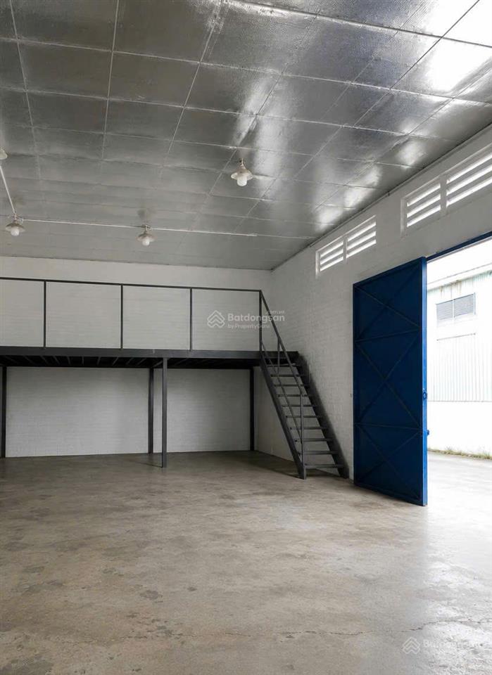 Cho thuê kho huỳnh tấn phát, quận 7  180m²  container 24/7