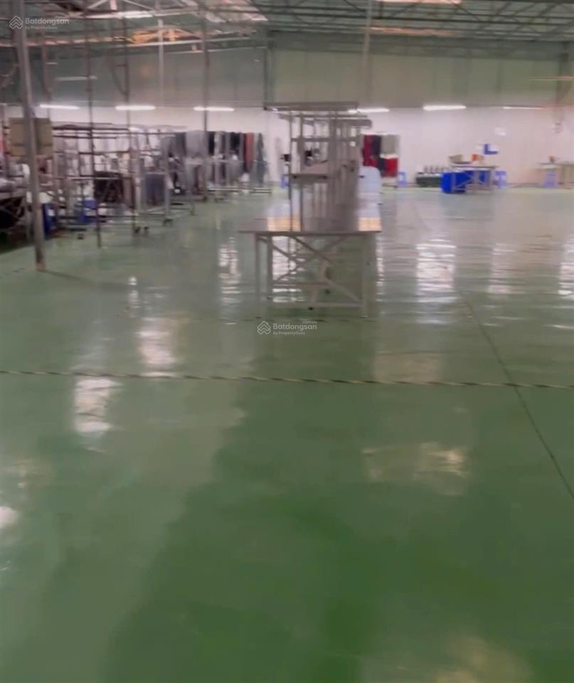 Cho thuê kho hoàng quốc việt 1.400m2 nền epoxy container 24/7