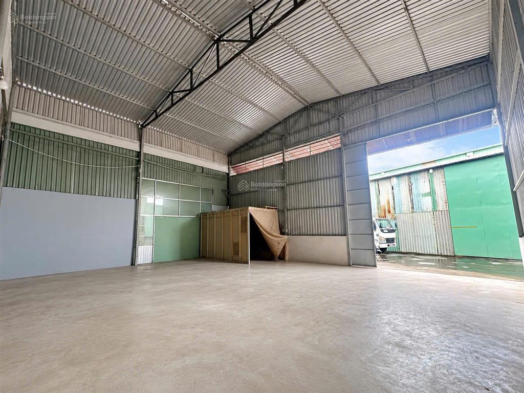 Cho thuê kho phạm hữu lầu 250m² có sân bãi xuất hóa đơn vat