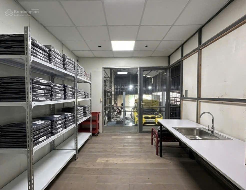 Cho thuê kho phạm hữu lầu 300m² sử dụng có văn phòng điện 3 pha