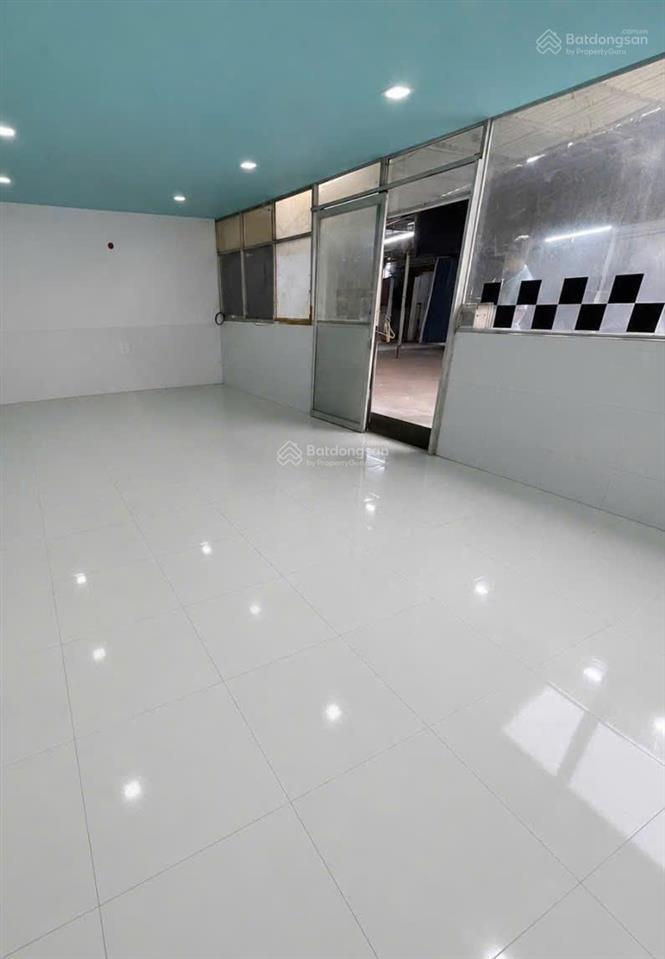 Cho thuê mặt tiền phạm hữu lầu, nhà bè 420m2 kho mới sửa chữa