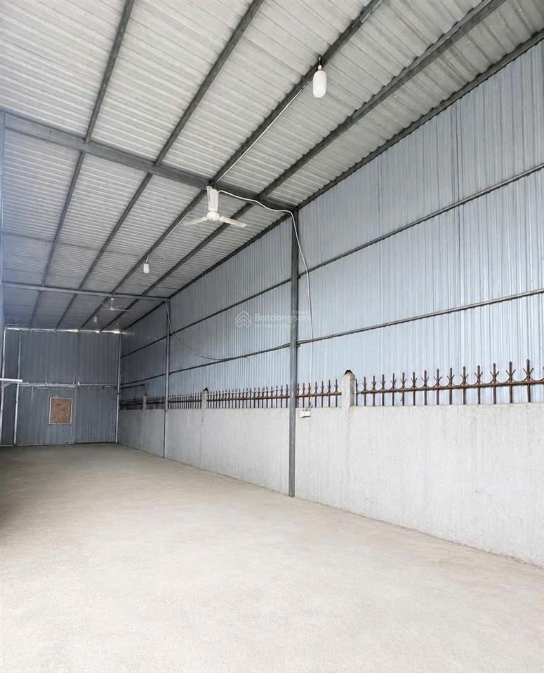 Cho thuê kho phạm hữu lầu 250m2 có sân bãi xuất hóa đơn vat