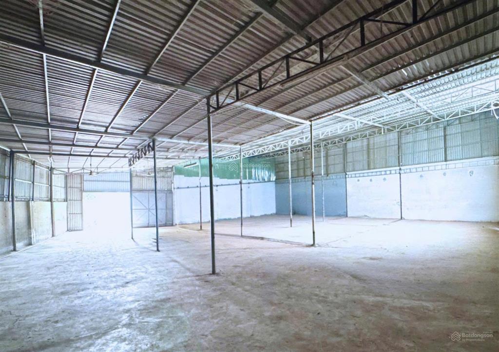 Cho thuê kho đào sư tích, nhà bè 1.000m² chia nhỏ linh hoạt