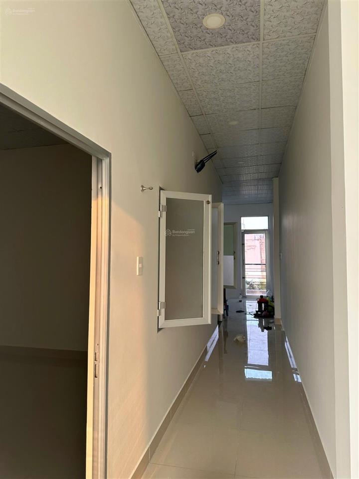 Nhà mới mặt tiền đào sư tích 111m2. 17tr.